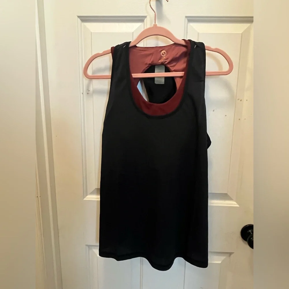 NWT Shape Blaze Tank w/ Sports Bra - Black/Port (Burgundy) - Sz Large